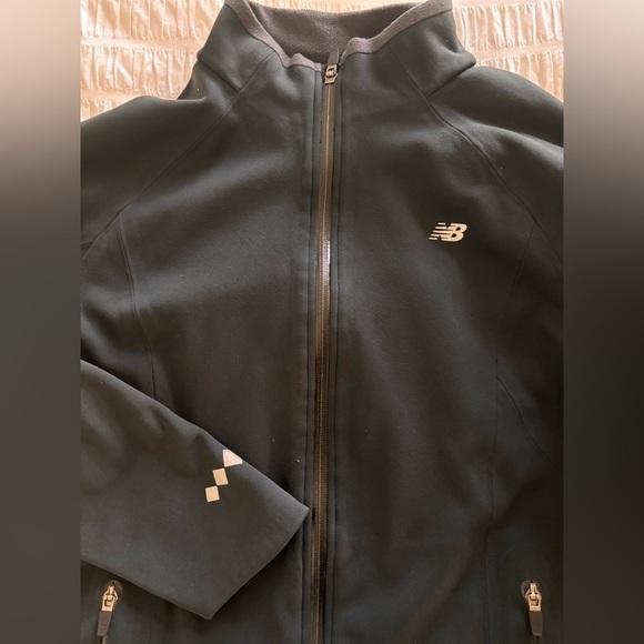 New Balance Black Lightweight Athletic Jacket - Picture 7 of 9